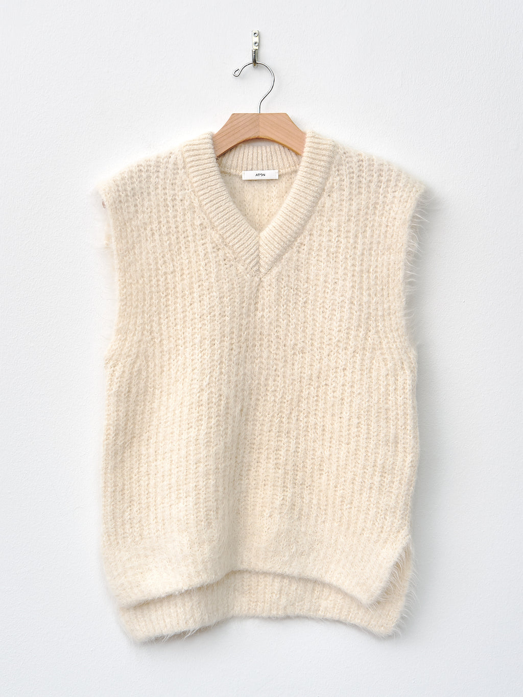 Namu Shop - Aton Alpaca Fur V-Neck Vest - White