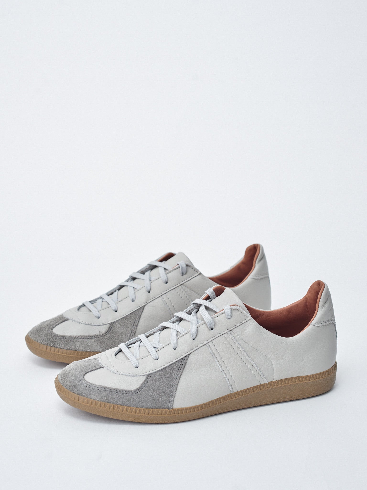 1700L German Military Trainer - Light Gray