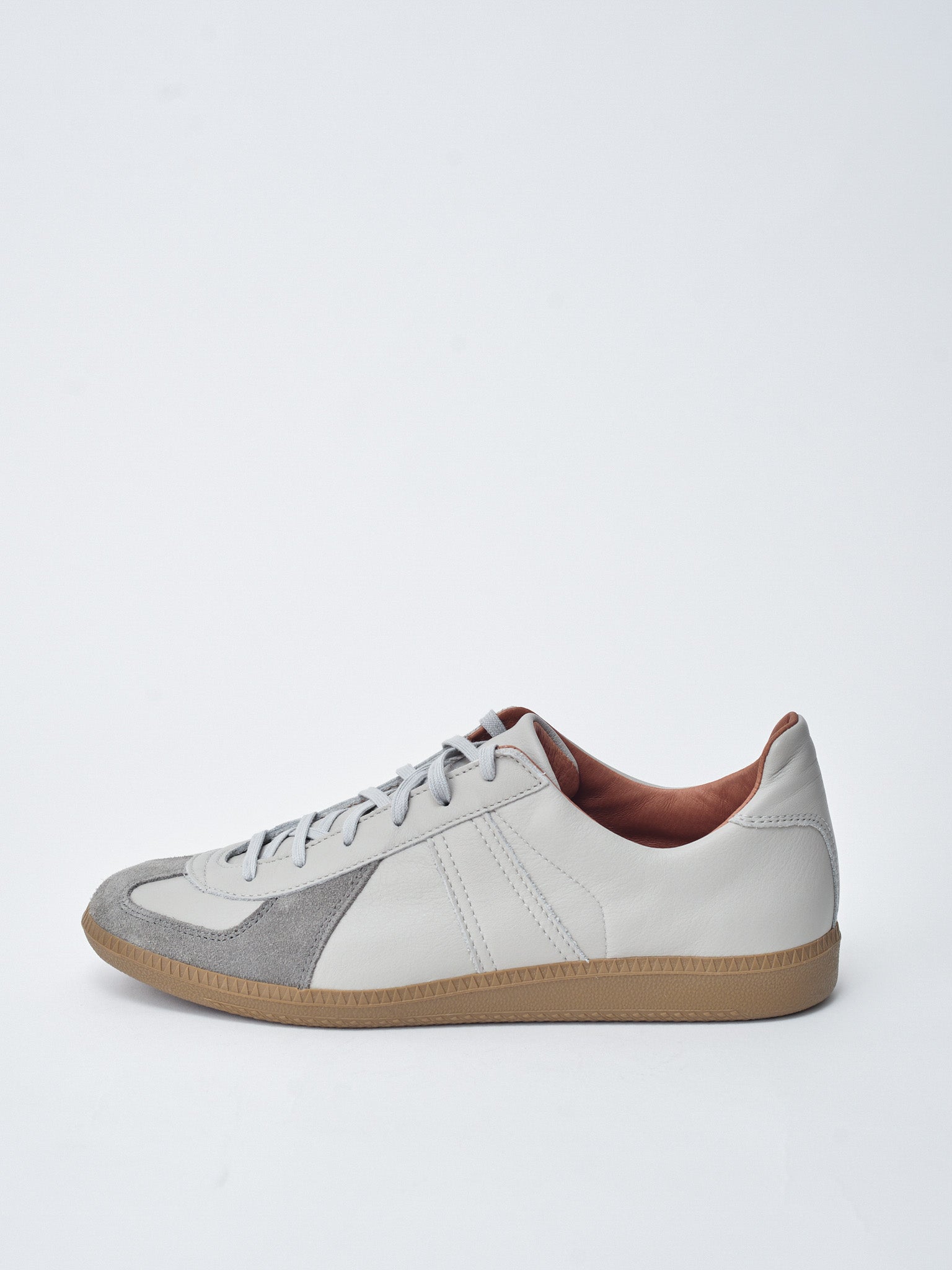 1700L German Military Trainer - Light Gray