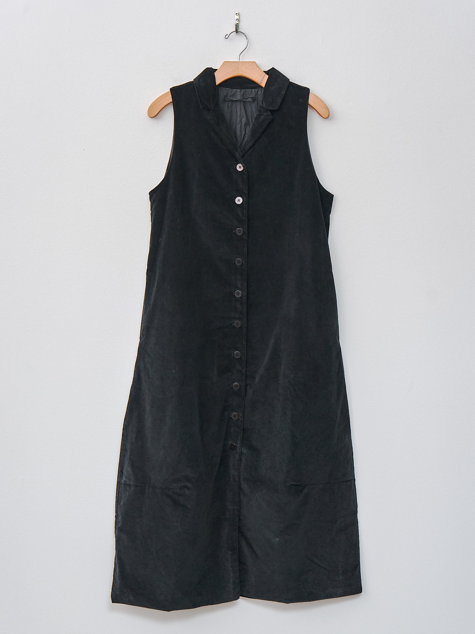 Namu Shop - Album di Famiglia Velvet Long Sleeveless Dress - Black