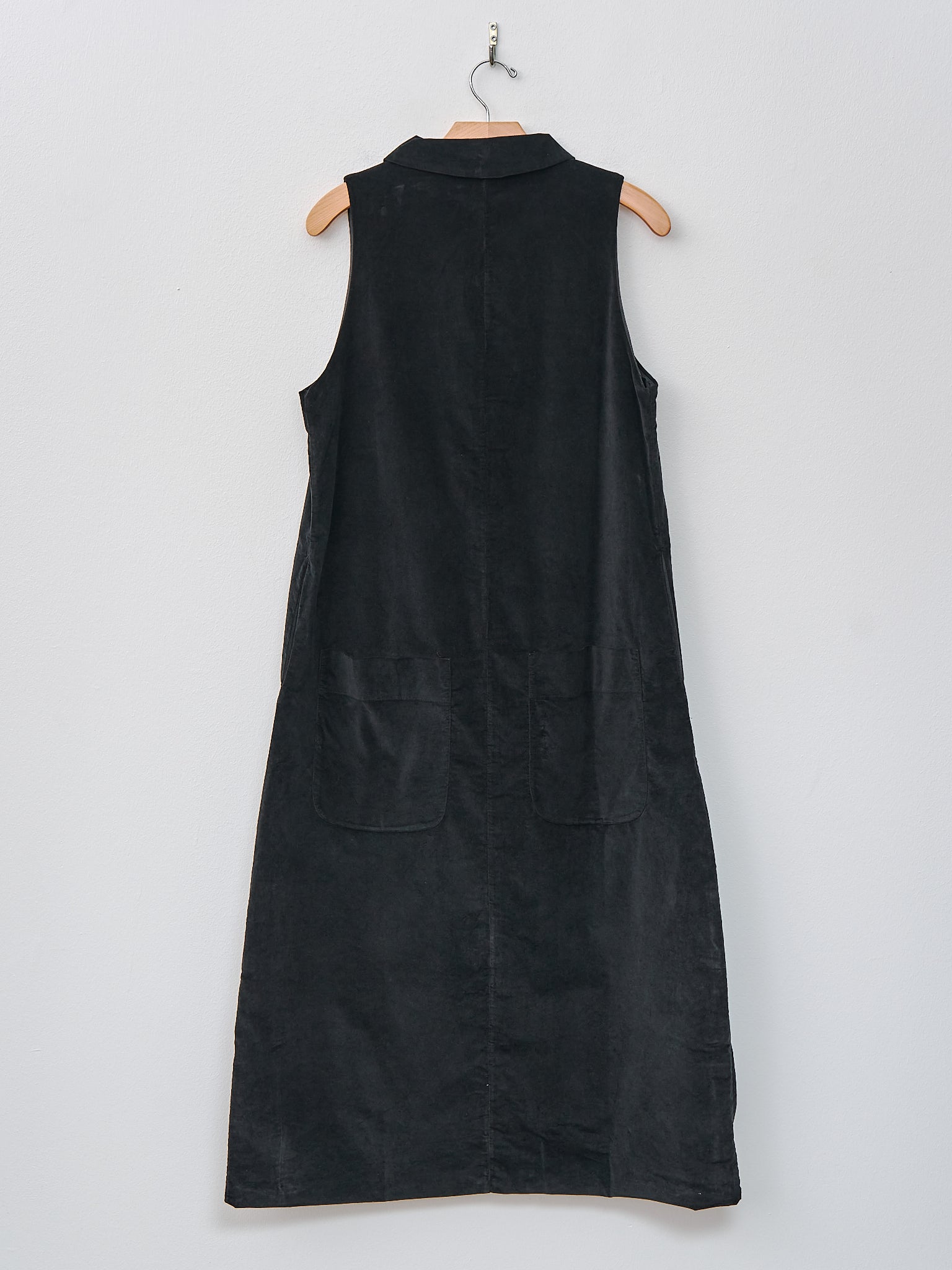 Namu Shop - Album di Famiglia Velvet Long Sleeveless Dress - Black