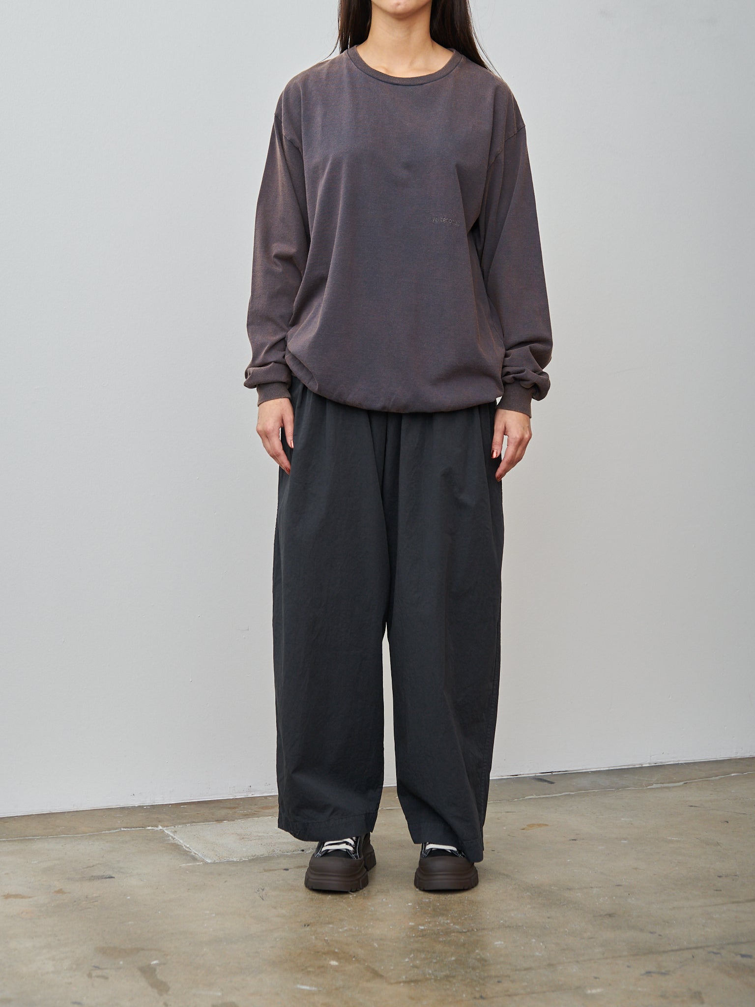 Namu Shop - Veritecoeur Unisex Easy Tuck Pants - Sumikuro (Charcoal)