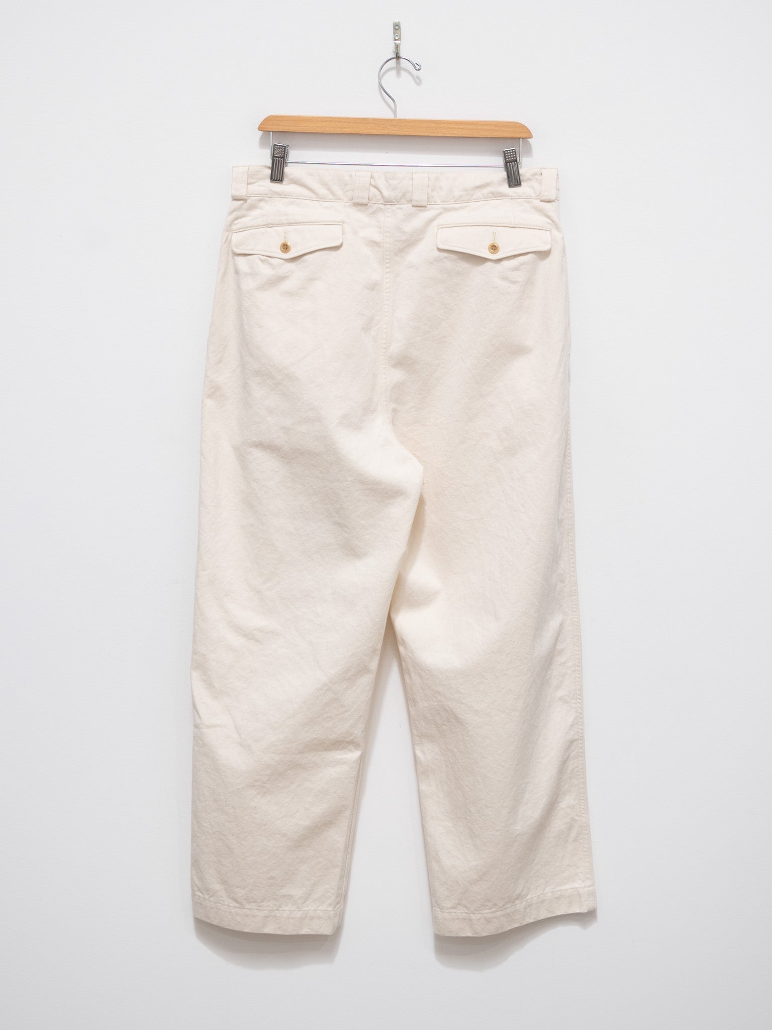 Densely woven 2-tuck chino pants