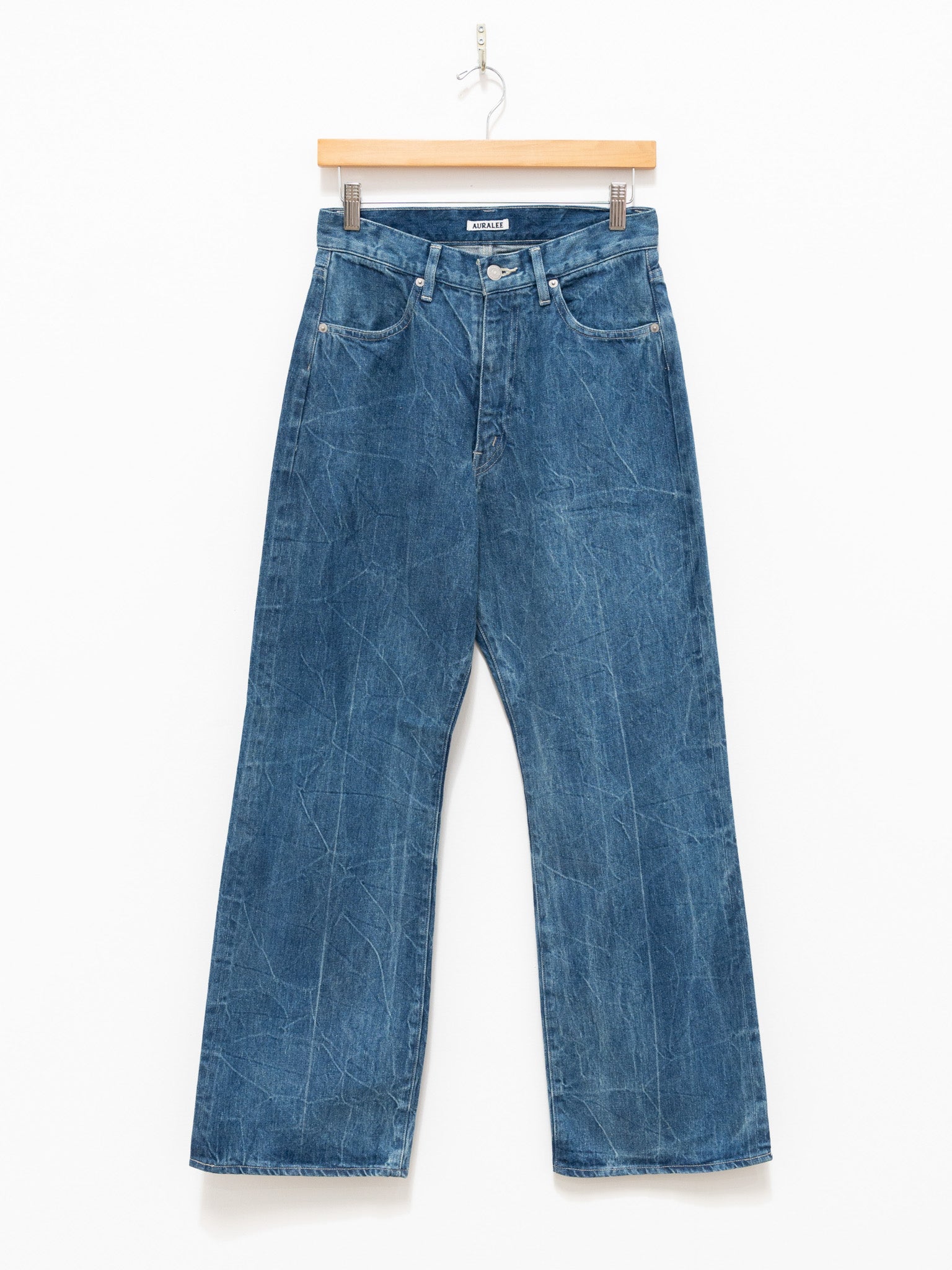 Lightweight Jeans are the Perfect Pants for Summer